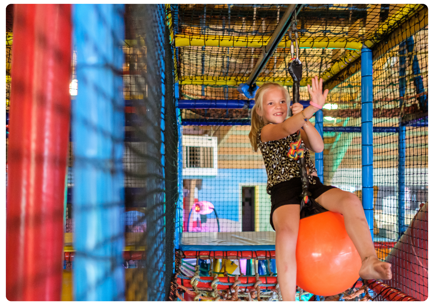 Kinderen spelen in het Cobus Speelkasteel