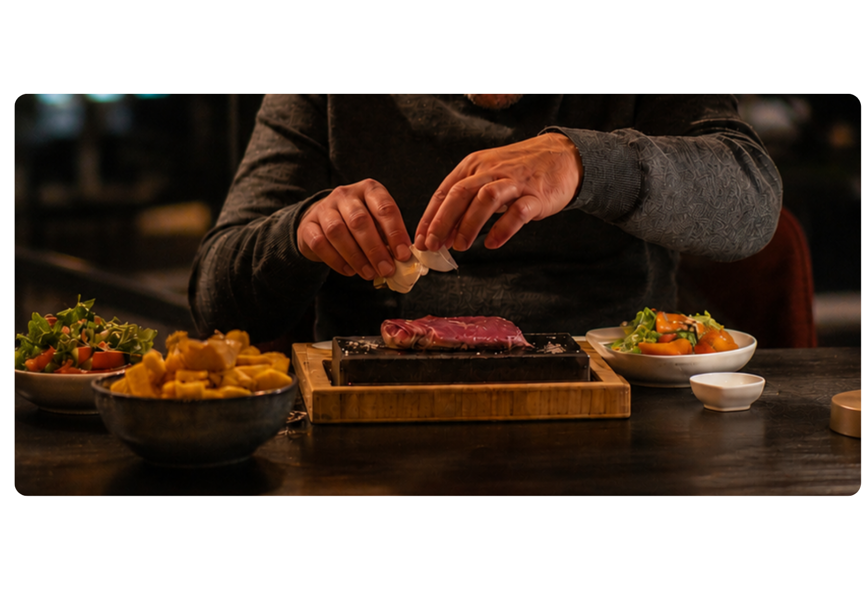 Steak on the Stone op een hete lavasteen